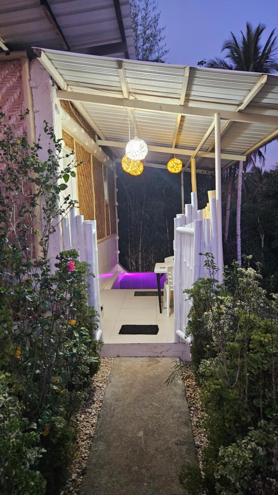 A Touch Of Pink Secret Garden Apartman Puerto Princesa Kültér fotó